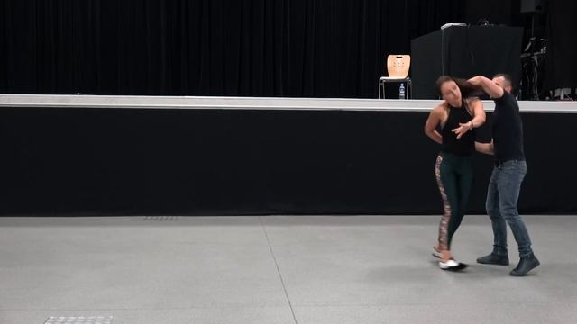 International Bachata Flash Mob 2 + Charity Bachata Festival: Paweł & Martyna workshop смотреть онлайн