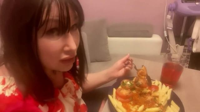 Мукбанг макароны / Что сморозила Ирка про унитаз смотреть онлайн