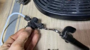 Капает с носика Делонги кофеварки. Течь крана воды. Ремонт просто и быстро. Своими руками.