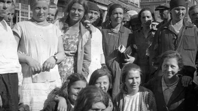 На прошлое Отчизны насмотревшись... смотреть онлайн