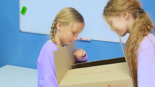 КАК Пронести СОБАКУ в ШКОЛУ на УРОК ?! смотреть онлайн