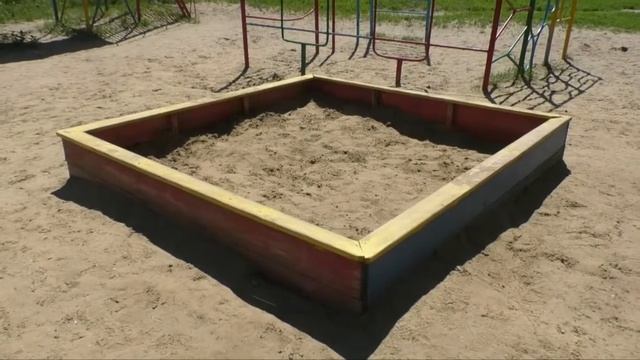 Почему детские площадки остались без внимания со стороны коммунальщиков? смотреть онлайн