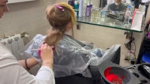 Алёна красит кончики волос //Влог // Покрасили кончики волос в ярко - малиновый цвет // Vlog //