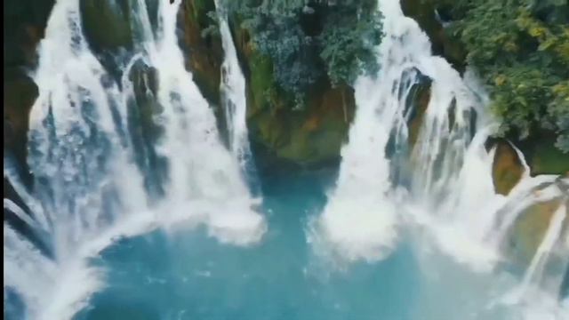 Ban Gioc is one of Vietnam's best known beautiful waterfalls. смотреть онлайн