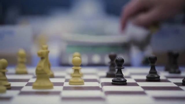 ПОЧЕМУ СТОИТ НАЧАТЬ ИГРАТЬ В ШАХМАТЫ? смотреть онлайн