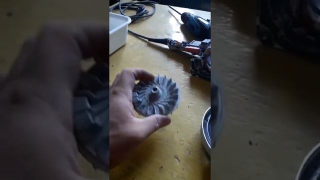 Эксцентриковая шлифмашина Metabo SXE 3150. Шумит при работе смотреть онлайн