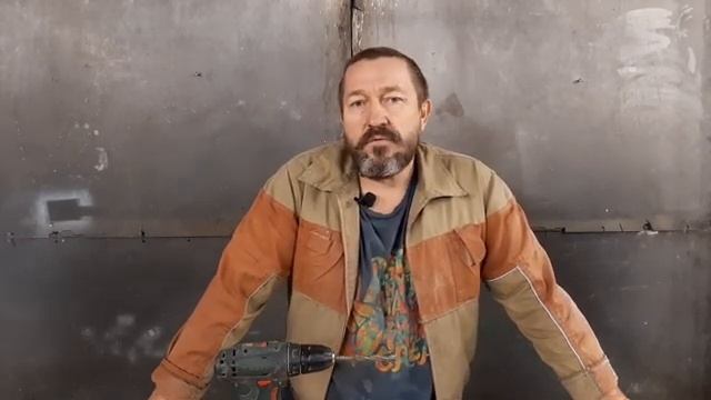 Инструмент всегда под рукой! Вращающаяся полка своими руками. #вращающаясяподставка #полкаизфанеры смотреть онлайн