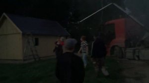 Падение полуприцепа Тонар при разгрузке