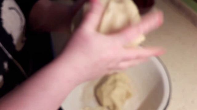 Тёртый пирог с вишней