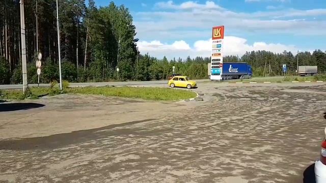 Заз 965 + мотоцикл + сиденья от Bentley смотреть онлайн