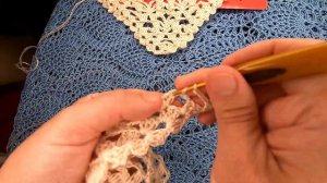 УЗОР для ШАЛИ -Воздушные арочки - вязание КРЮчКОМ , crochet shawl ( шаль №405 )