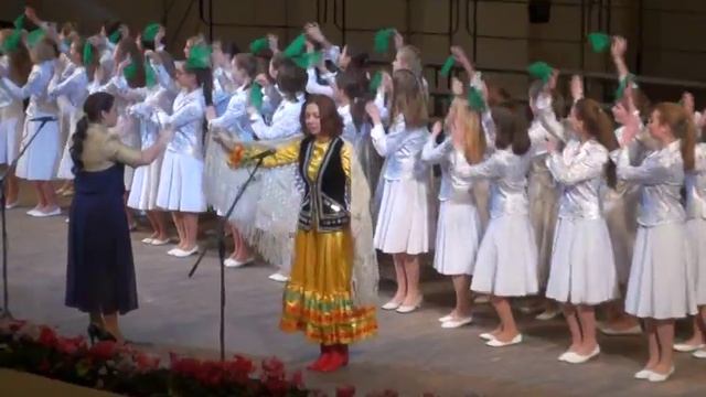 Башкирская народная песня "Шаль вязала". Ансамбль хора "Веснянка", солистка Катя Егорова. смотреть онлайн