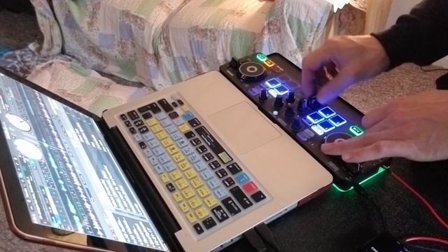 Scratch Demo: Hercules DjControl Starlight + DJ Koldkuts смотреть онлайн