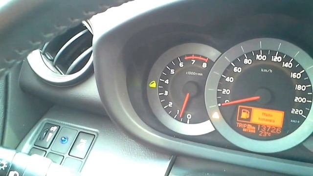 TOYOTA RAV 4.Включение системы -ПОМОЩЬ ПРИ СПУСКЕ- смотреть онлайн