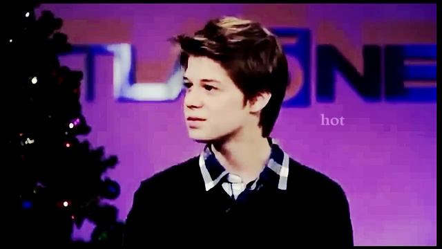 Colin Ford - Happy B-Day! смотреть онлайн