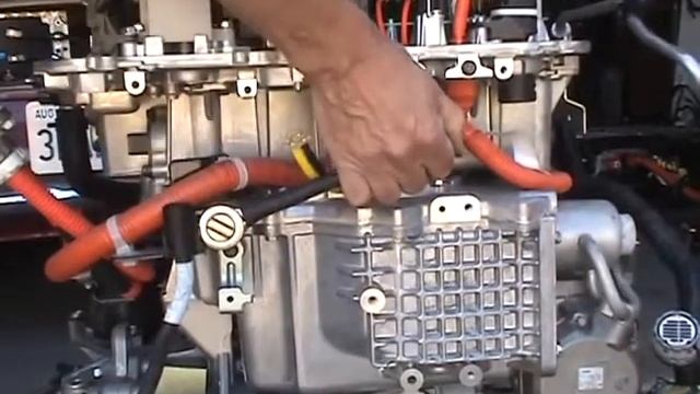 Разбираем силовой блок Nissan Leaf