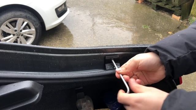 Устраняем стук сзади на поло лифтбек. Легко и без колхоза! Volkswagen polo liftback. смотреть онлайн