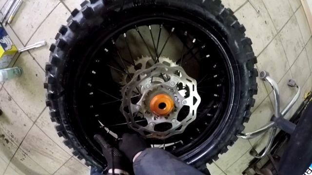 Установка Толстой Камеры - Эндуро и Кроссового Мотоцикла смотреть онлайн