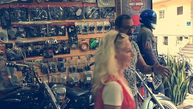 МОТО МАГАЗИН в ХУРГАДЕ ?? HURGHADA BIKES SHOP متجر دراجات الغردقة смотреть онлайн
