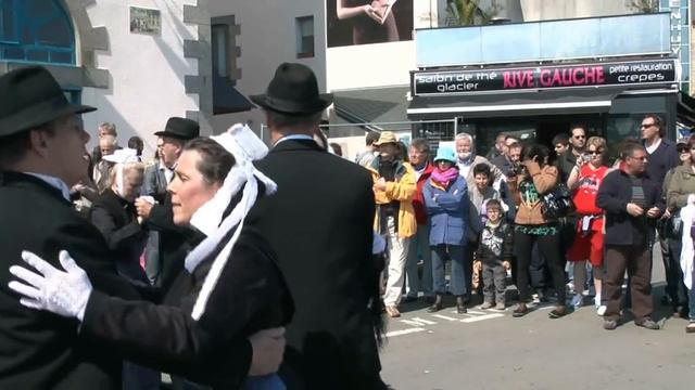 " MAZURKA DU GOELO " MOD KOZH DE L'IC PORDIC fête de la morue 2010 à Binic смотреть онлайн