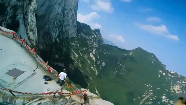 Location: Huashan, Huayin City, Weinan City, Shaanxi Province смотреть онлайн