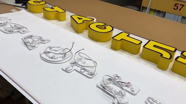Объемные буквы на производстве компании "Гриф" смотреть онлайн