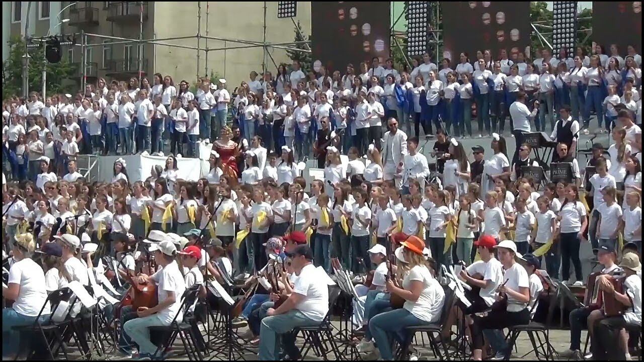 Акция-Флешмоб-Концерт "Мы - дети, мы - Вселенная!" ("Дети Харькова за мир!") смотреть онлайн