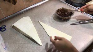 КРУАССАНЫ как в пекарне, из готового теста || как завернуть круассан