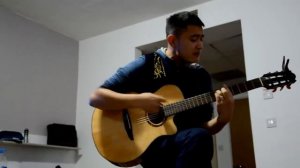 Казах перепутал домбру с гитарой )))