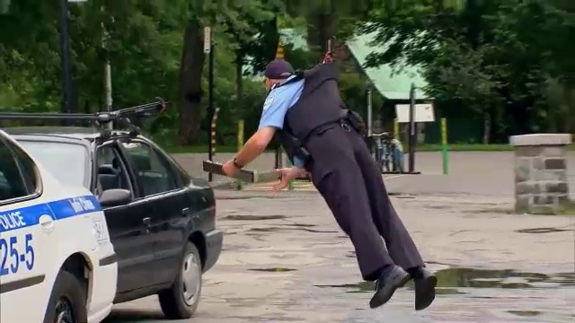 Карлстон полицейский смотреть онлайн