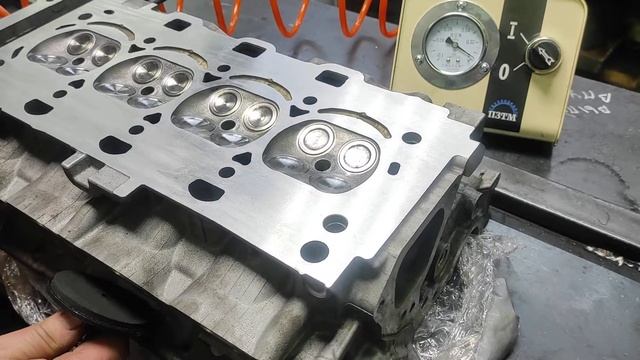 EP6 Головка блока, после замены седел клапанов. проверка на герметичность клапанов. смотреть онлайн