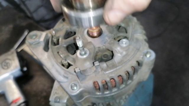 TOYOTA CAMRY 1AZ-FE 'ШУМ НАВЕСНОГО ОБОРУДОВАНИЯ, РЕМОНТ ГЕНЕРАТОРА.. " смотреть онлайн