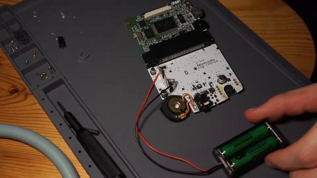 Gameboy Colour Repair - Fixing a non-booting Gameboy Colour смотреть онлайн