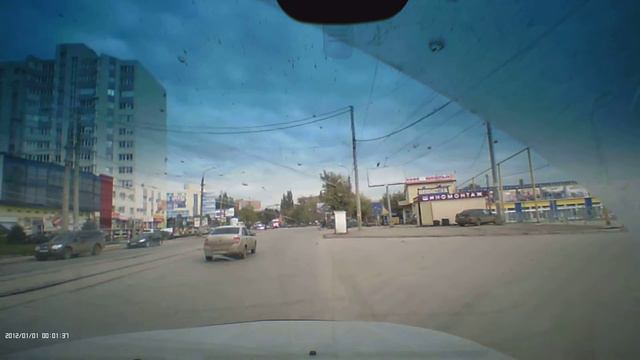 Китайский видеорегистратор DVR K1W смотреть онлайн