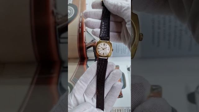 Часы луч женские механические в позолоте. смотреть онлайн