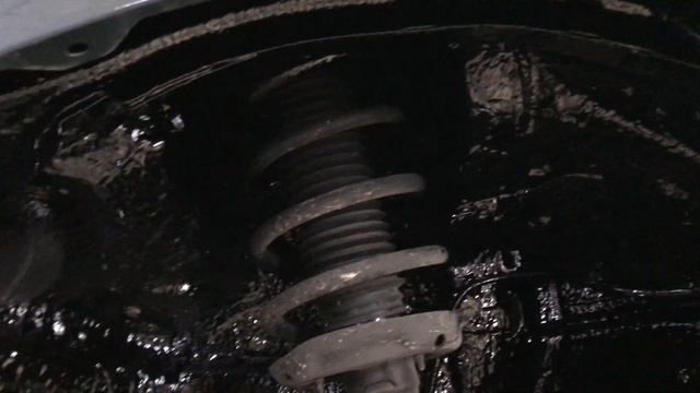 Geely Tugella. От подкрылков исходит много шума, поэтому владельцев интересует шумоизоляция арок. смотреть онлайн