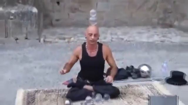 Парень обладает невероятными магическими способностями.Советую посмотреть! смотреть онлайн