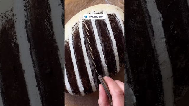 Тартин в черно-белую полоску — это посыпан черным какао-порошком и белой рисовой мукой. Заморозить н смотреть онлайн