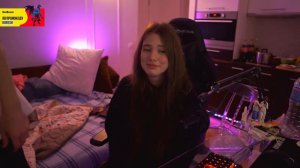 ПОСЛЕДНИЙ СТРИМ С АКУЛИЧ В МОСКВЕ / АКУЛИЧ И КОРЕШ