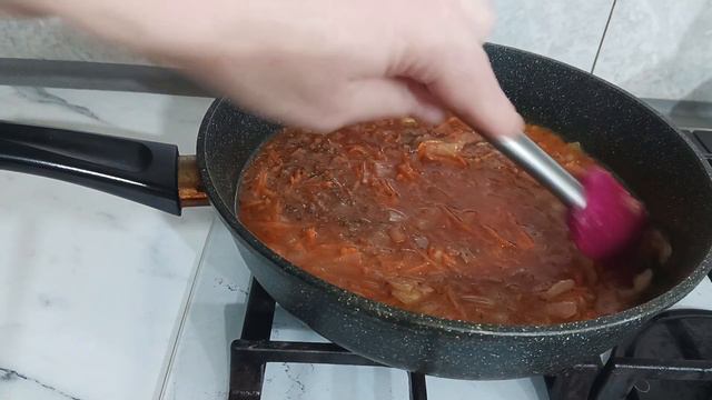 Рыбные биточки с подливой и рыбные котлеты из судака и трески. смотреть онлайн