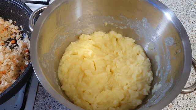 ПОСТНЫЕ ВАРЕНИКИ с картошкой и квашеной капустой. FAST VARNIKI with potatoes and sauerkraut смотреть онлайн