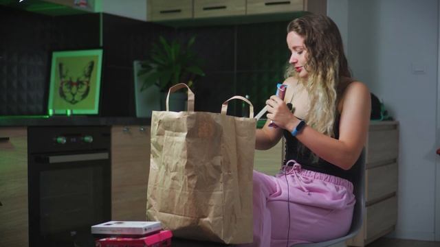 Дешевая еда в ПОЛЬШЕ с мобильным приложением Too Good To Go. Закупилась в АШАНЕ! смотреть онлайн