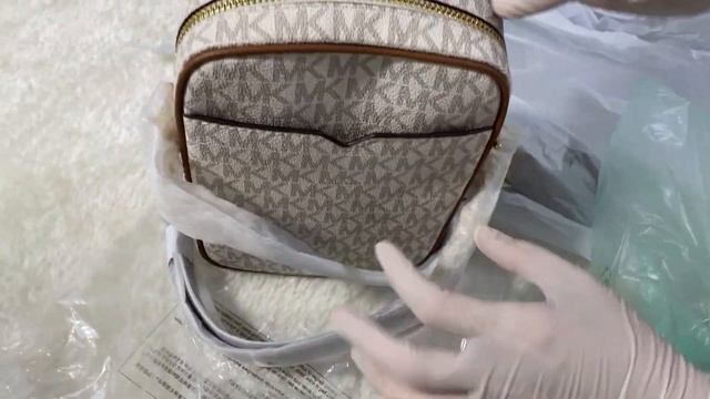 MICHAEL KORS Women’s Jet Set Travel Medium Logo Crossbody Bag Color VANILLA