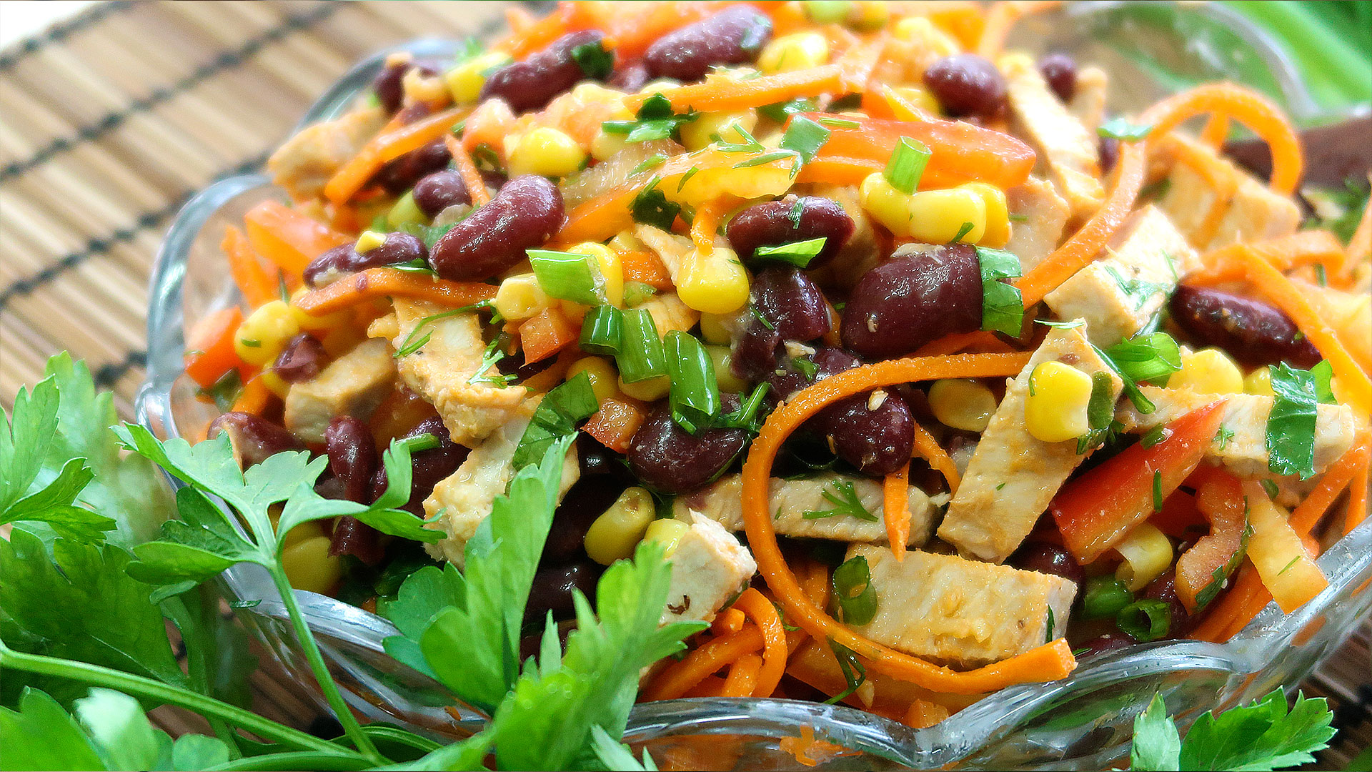 Салат “Мужской каприз” с мясом, фасолью и морковкой по-корейски. смотреть онлайн