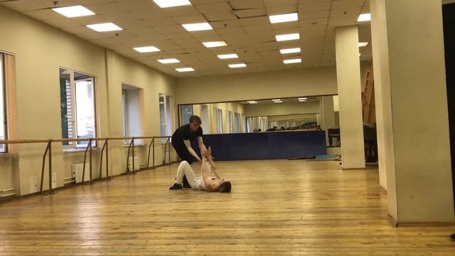 Пластический этюд. Парная акробатика смотреть онлайн