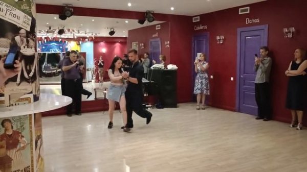 Tango step - cadena, soltada, sacada