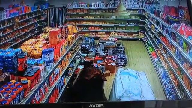 perfect robbery in vishwa super market ..ASIFABAD, DIST: KOMURAMBHIM смотреть онлайн