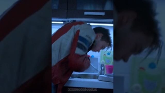 Наказал за подругу(отрывок из т/с Водоворот) смотреть онлайн