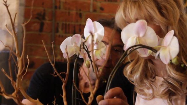 Courtney Love on Florals Part 3 ~ How to Arrange Orchids смотреть онлайн