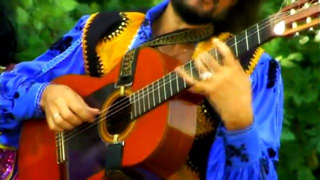 ОТЛИЧНАЯ песня из к/ф "Кармелита" Мчатся кони beautiful gypsy song ансамбль ИЗУМРУД SUPER ! смотреть онлайн